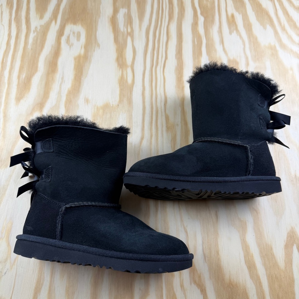 UGG Kids Bailey Bow II Black Suede Winter Boots 1017394K Size 1
